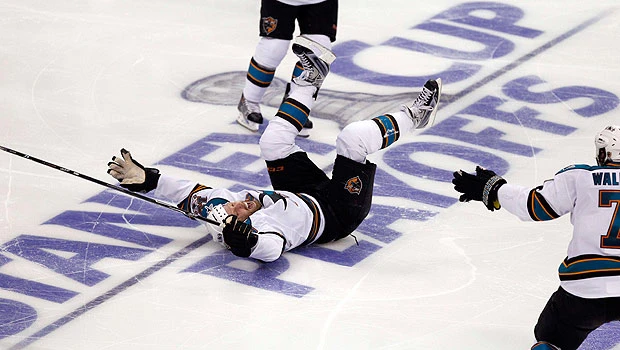 Sharks eliminate Kings in OT, Lightning take Pens to Game 7