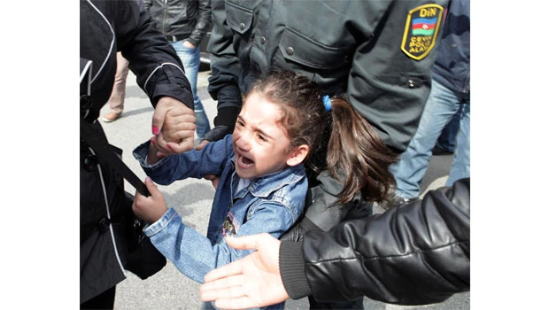 Azerbaijan cops smother opposition rally