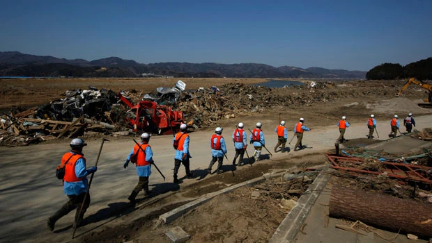 Japan nuke plant spews more radiation into sea