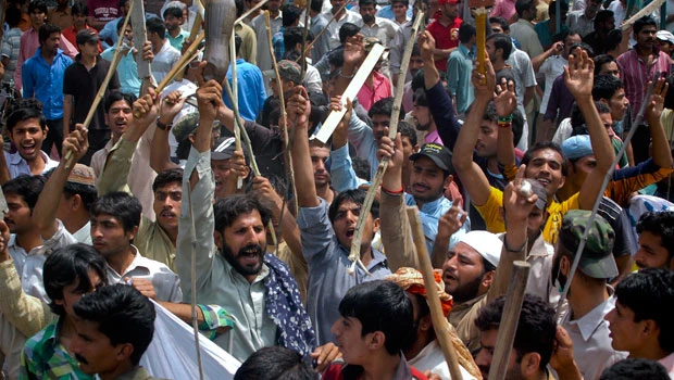 Police foil mob's attempt to burn church in Pakistan