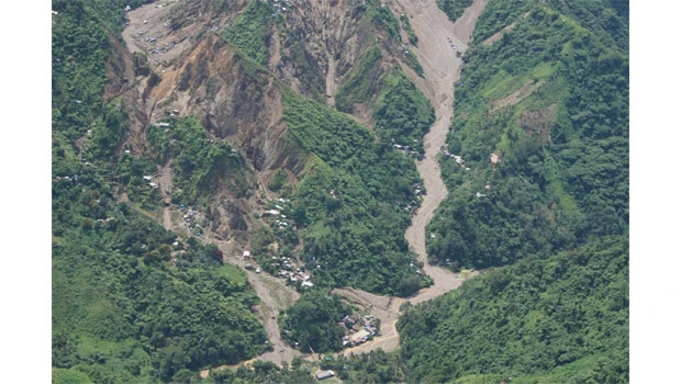 Philippine landslide leaves 3 dead, 40 missing
