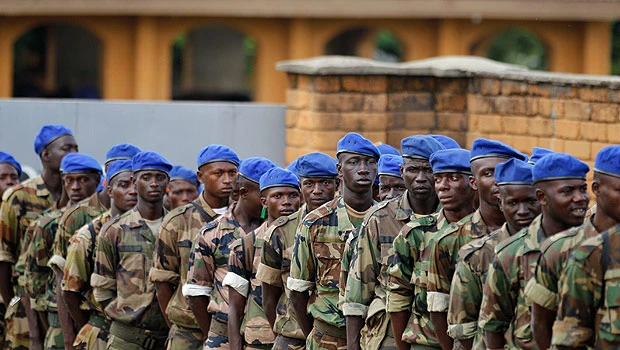 Ivorian militia chief declares loyalty to Ouattara