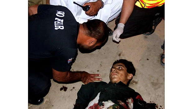 Twin blasts at Pakistan shrine kill 42