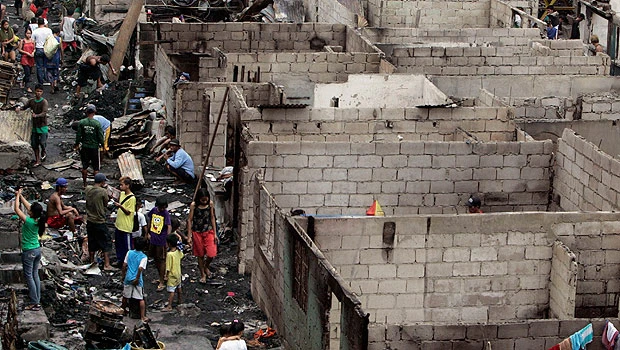 Fire in Philippine capital leaves 8,000 homeless