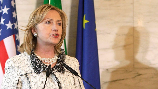 Clinton calls on Qaddafi to ‘leave power’