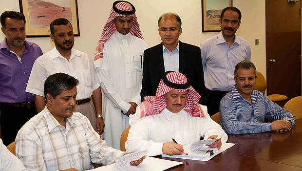 Earadat, Aramco sign transport contract