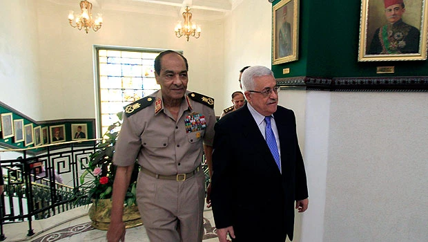 Abbas meets with Egyptian leaders, discusses peace efforts