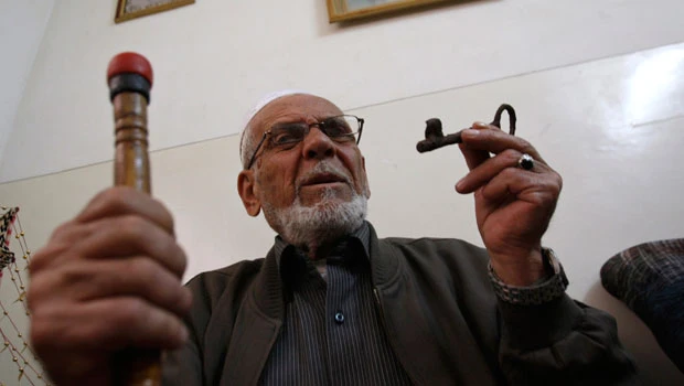 Israel revokes residency of 140,000 Palestinians living in West Bank