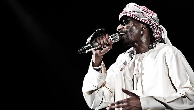 Snoop Dogg drops it like it’s hot