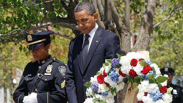 Obama pays somber respects at New York’s ground zero
