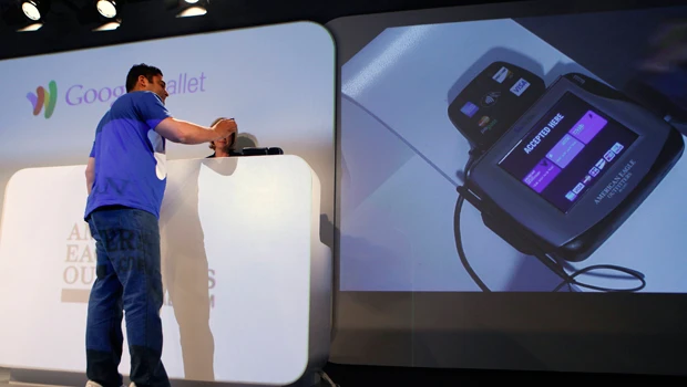 Google tries to replace wallets with smartphones