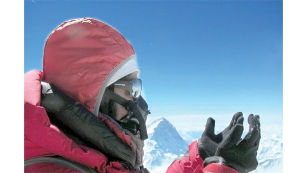 First Arab woman conquers Mt. Everest