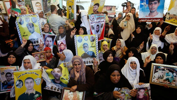 Israeli forces continue arrest campaign in Palestinian territories