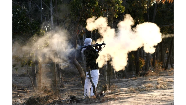 Warplanes hit Qaddafi’s command centers
