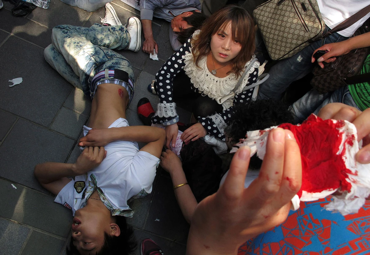 Scuffle at Apple store iPad launch in Beijing