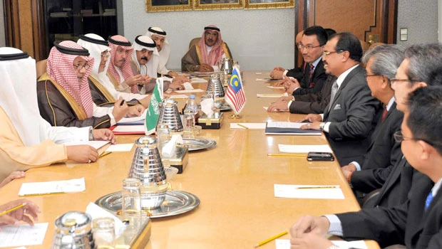 Enlighten pilgrims before departure for Haj: Al-Farsy