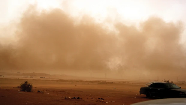 Massive sandstorm hits Riyadh
