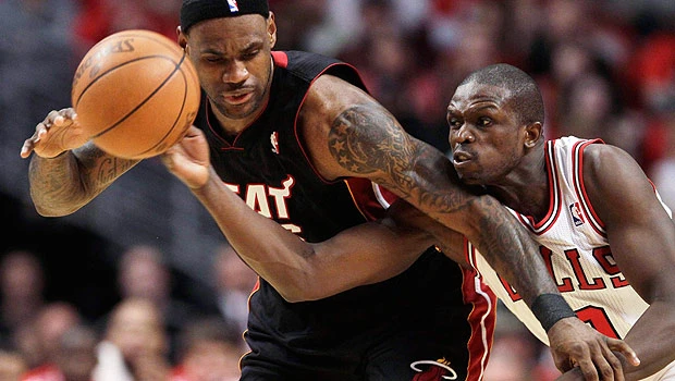 Raging Bulls pull Game 1 from Heat