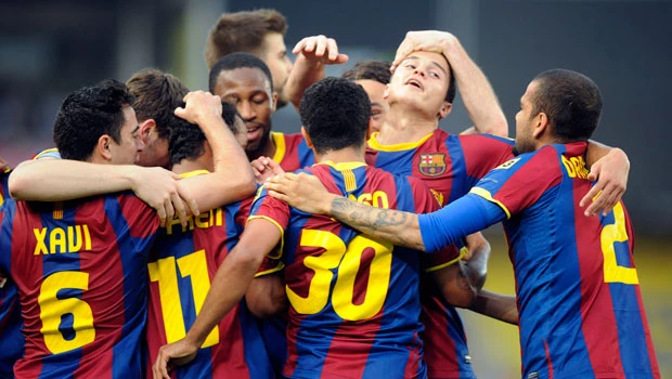 Barca upset 2-1 at Sociedad, Real beaten at home