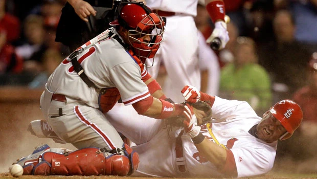 Cardinals give manager La Russa victory in his first game back