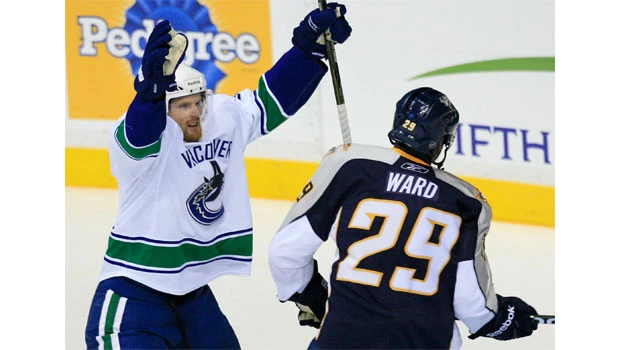 Canucks beat Predators to advance to West finals