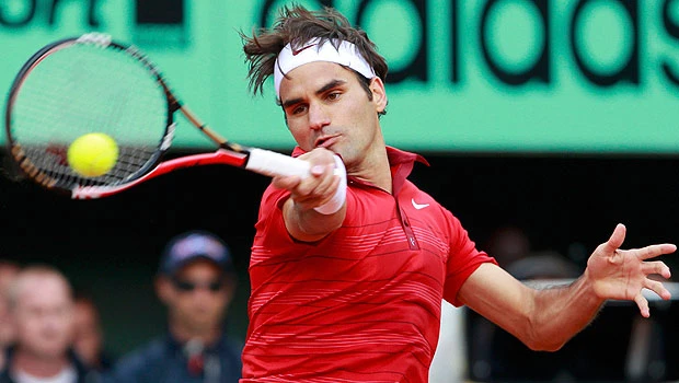 Federer reaches semifinals; Djokovic is next
