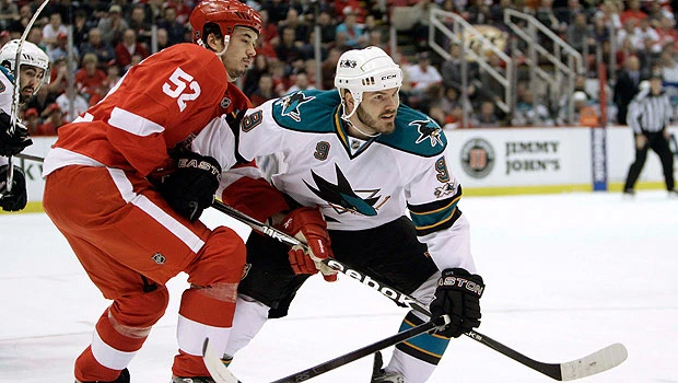 Sharks beat Red Wings 4-3 in OT, grab 3-0 lead