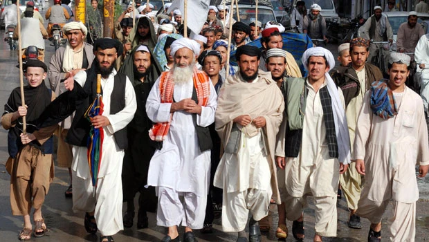 Angry Pakistanis want army to ‘wake up’