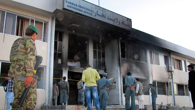 Suicide bomber strikes at top NATO, Afghan leaders