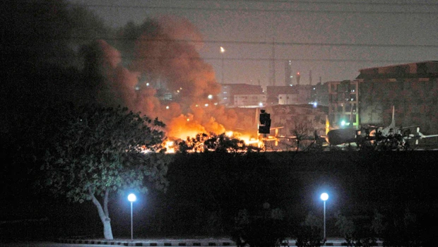 Militants attack Pakistan navy base, four dead