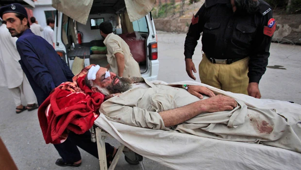 Bomb kills 8 tribesmen in northwest Pakistan