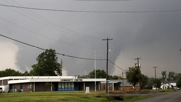 Storms kill 13 in three US states
