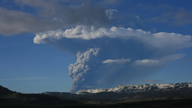 Iceland’s Grimsvotn volcano erupting