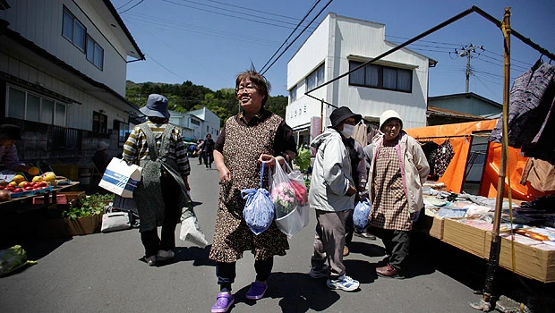 Local market bonds tsunami-hit community in Japan