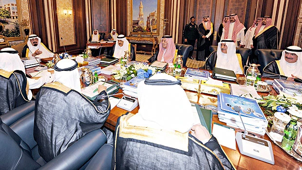 Saudi oil council reviews world market situation