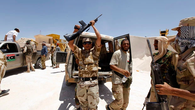 NATO: not involved in French arms aid to Libya rebels
