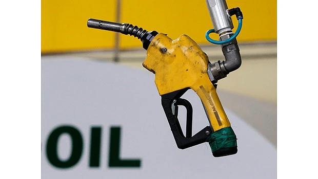 Top OPEC official urges IEA to halt oil release