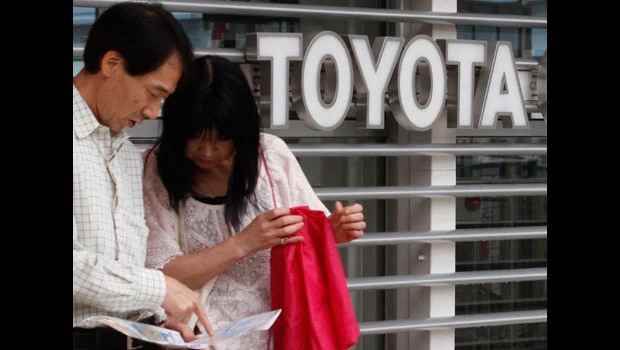 Toyota promises shareholders revival from disaster