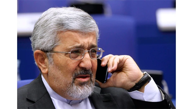 Six powers push defiant Iran to address nuclear fears