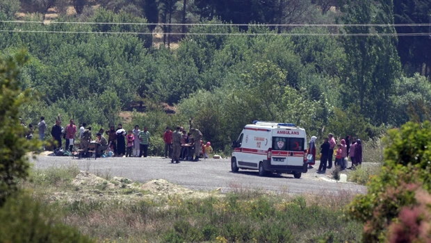 Syrians flee into Turkey to evade crackdown
