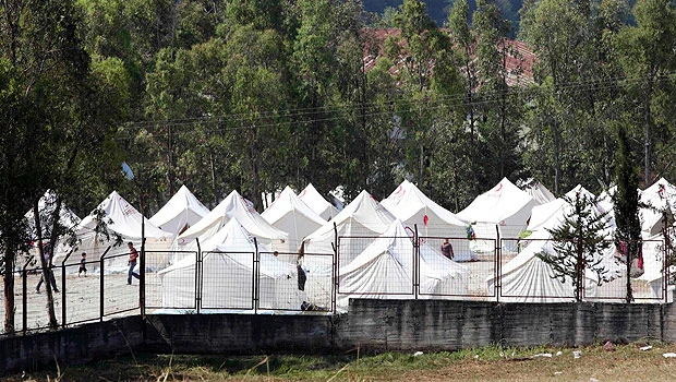Turkey mulls buffer zone if big Syrian influx: paper