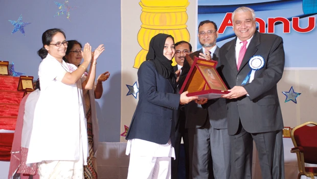 Toppers feted at IISJ annual day