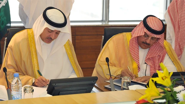 Saudi Red Crescent to buy 215 ambulance vans
