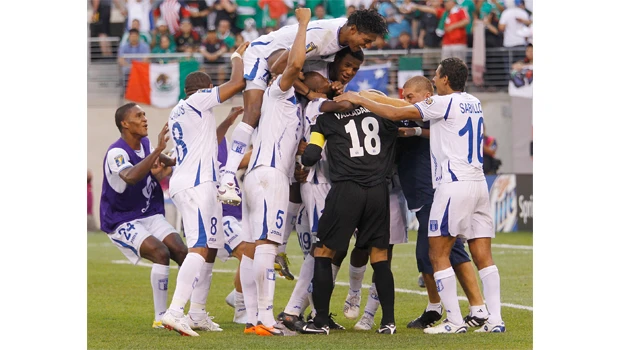 Honduras beat Costa Rica in CONCACAF quarter-finals
