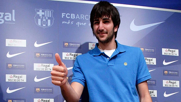 Spanish basketball star arrives in Minnesota to big fanfare