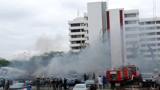 Blast hits police headquarters in Nigeria capital
