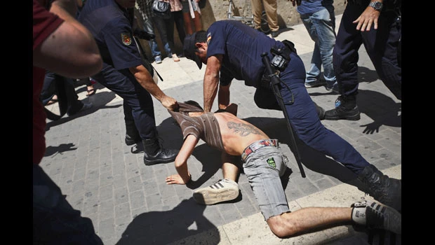 Clashes in Spanish city Valencia lead to 5 arrests