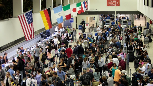Computer outage disrupts US airlines flights; thousands stranded