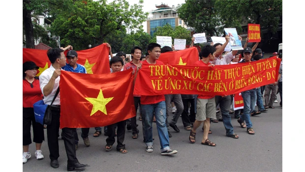 Vietnamese demonstrate against China for third weekend