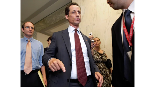 US lawmaker in political storm over lewd photo
